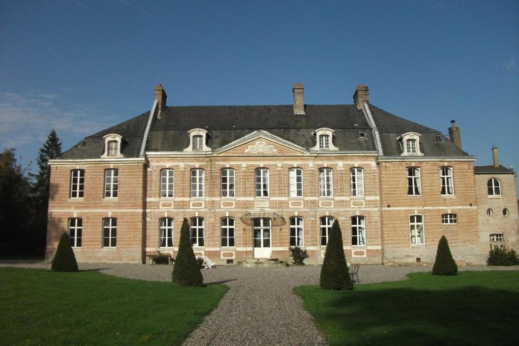 Отель Chateau De Yaucourt Bussus Экстерьер фото